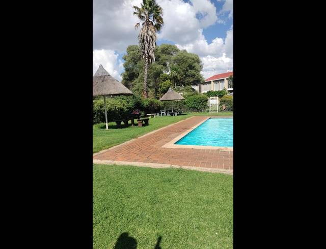 2 BEDROOM TOWNHOUSE FOR SALE IN HADDON